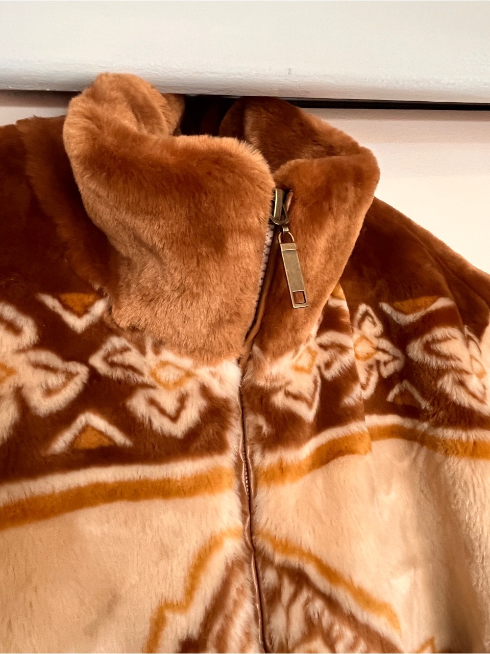 Patterned Teddy Zip-Up Jacket in Brown and Cream - Picture 3 of 6